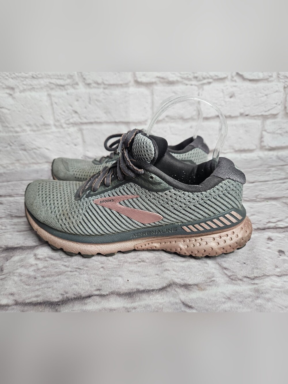 Brooks Adrenaline 20 Womens Sneakers Size 8.5
